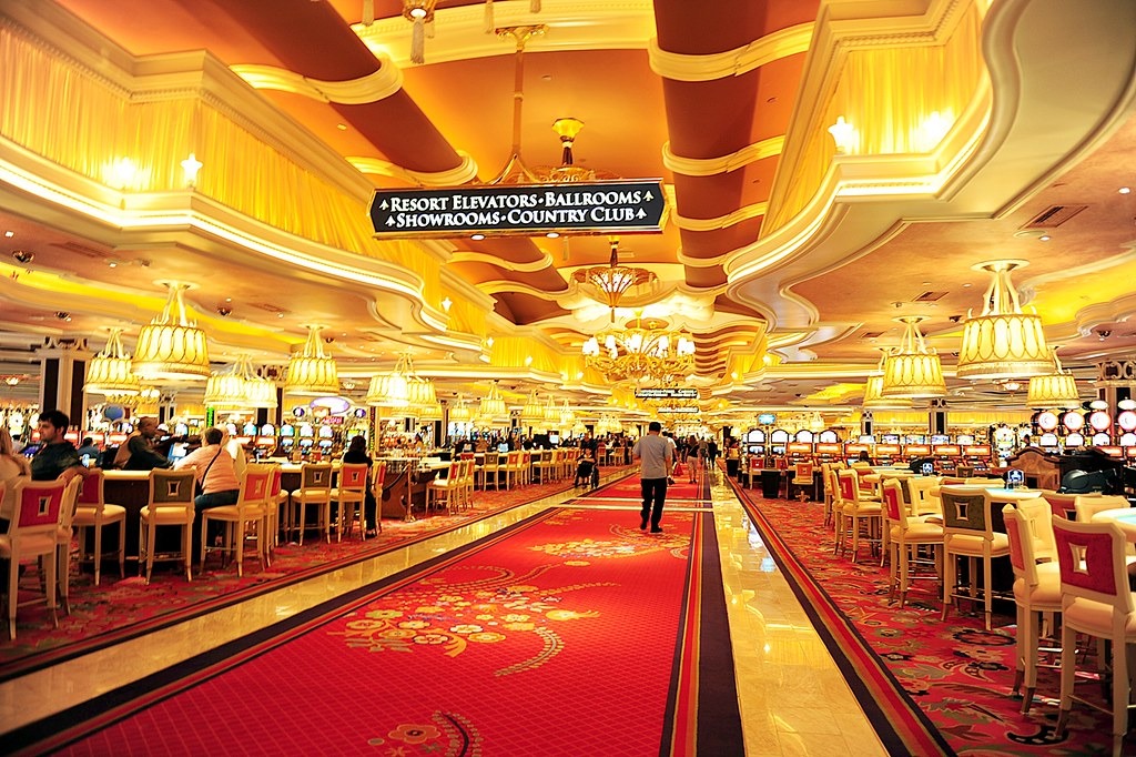 A casino-themed evening program in an atmospheric lounge space
